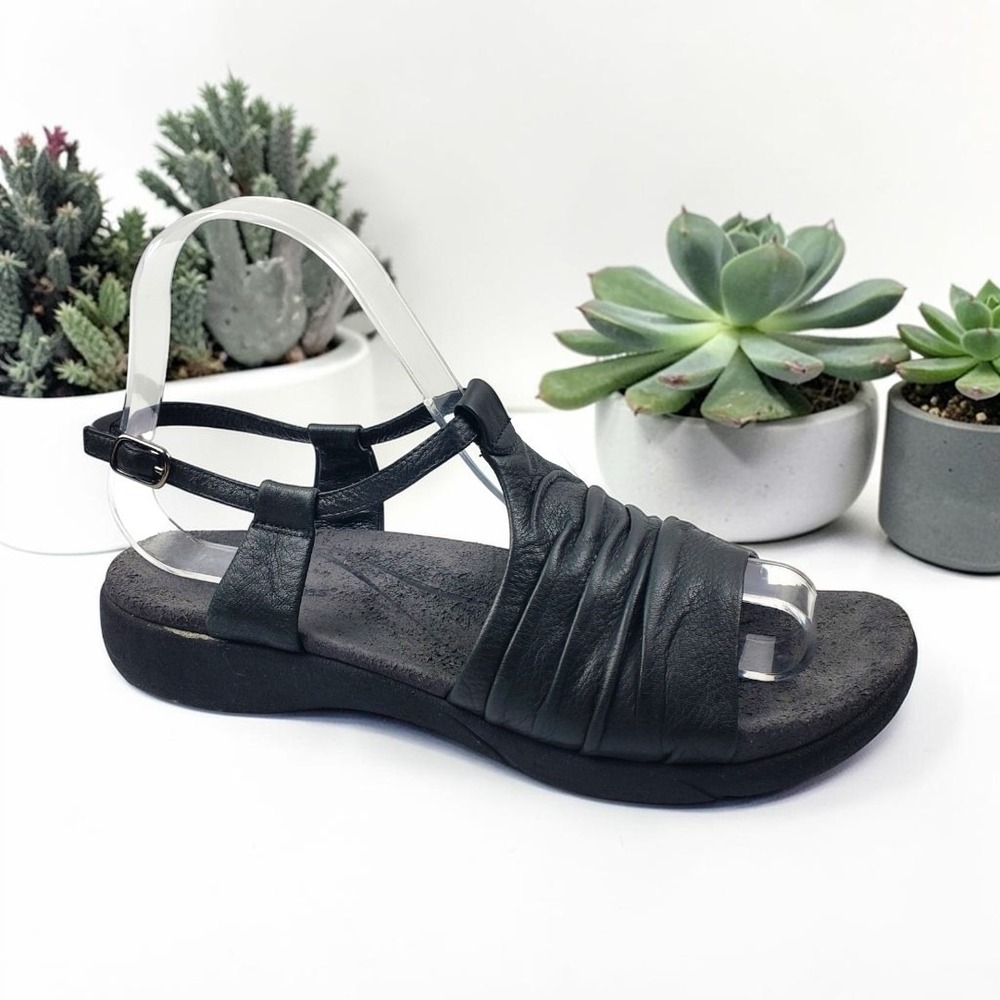 Hush Puppies Spontaneous Womens Black Ruched Leather Comfort Sandals Size 7